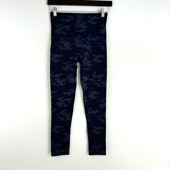 SPANX Leggings Women's M Look At Me Now Seamless Gray Camo Workout Casual Pants - Picture 1 of 10